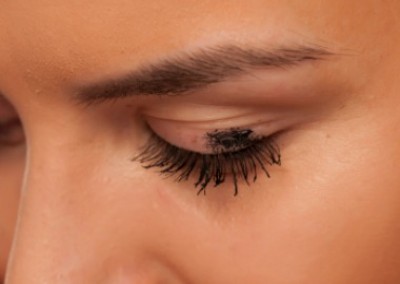 Seven Easy Ways To Stop Mascara Smudges!