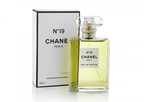 Chanel No 19 - Beauty Review