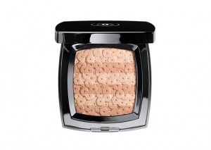 Chanel Lumiere d'Artifices Beiges Illuminating Powder Review